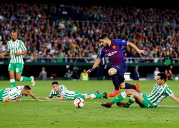 رسميا برشلونة يعلن إصابة سواريز بالتواء في الكاحل