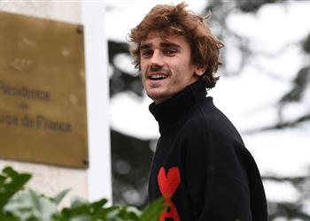 تقارير بند في عقد جريزمان مع أتلتيكو مدريد يسهل انتقاله لبرشلونة في الصيف