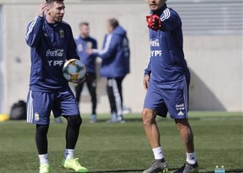 ميسي يشارك في تدريبات الأرجنتين قبل مواجهة فنزويلا