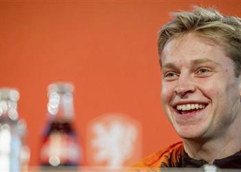 دي يونج يكشف كيف ساهم كومان في انتقاله إلى برشلونة