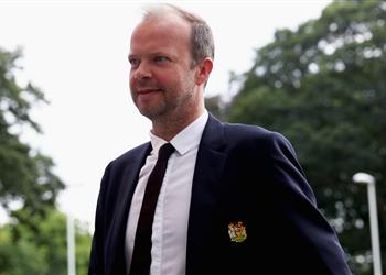 مانشستر يونايتد يجدد اهتمامه بضم مدافع ليستر سيتي