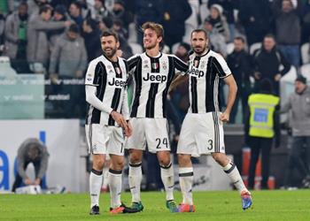 يوفنتوس يستعد لتجديد عقد مدافعه