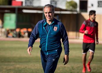 لاسارتي يكشف سبب طريقته الغريبة في استقبال جوزيه بمران الأهلي