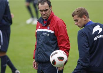 لاسارتي يكشف عن رسالته لـ سواريز للتحسين من أسلوبه ويؤكد جريزمان يريد الفوز دائم ا