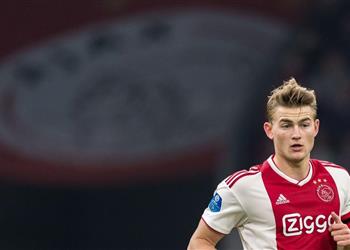 دي ليخت يرغب في حسم مصيره من أجل دوري الأبطال