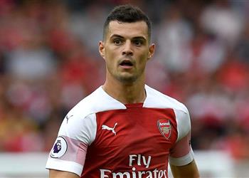 تشاكا ي لمح إلى رحيله عن آرسنال