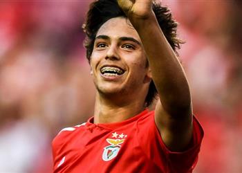 وسط اهتمام ريال مدريد وقطبي مانشستر رئيس بنفيكا فيليكس أفضل موهبة برتغالية بعد رونالدو