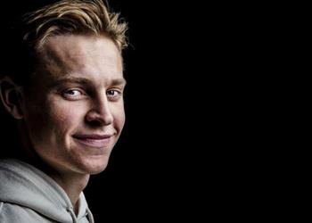 تقارير سبب جديد دفع دي يونج لتفضيل برشلونة على باريس سان جيرمان