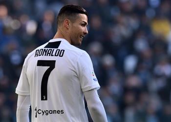 ماذا قال رونالدو لأحد المشجعين أثناء توقيعه قميص ريال مدريد