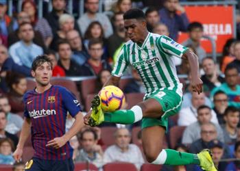 مدافع ريال بيتيس لا أعلم شيئ ا عن اهتمام ريال مدريد