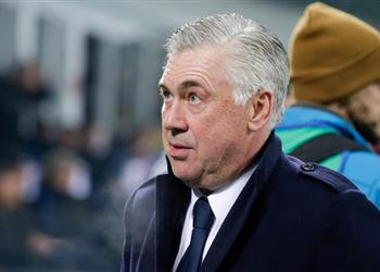 تقارير إيطالية أنشيلوتي مهتم بضم مدافع برشلونة لنابولي في الصيف