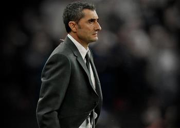 موندو ديبورتيفو مهاجم مانشستر يونايتد يدخل رادار برشلونة الصيفي