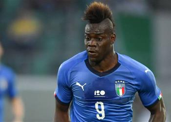 بالوتيلي يفتح باب العودة لمنتخب إيطاليا أطالب فقط بالاحترام