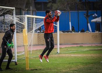 مران الأهلي لاسارتي يحاضر اللاعبين و إكرامي يخوض جلسة تأهيلية قبل مباراة الزمالك