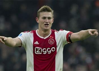 بارتوميو يتدخل لحسم مصير دي ليخت قبل ربع نهائي دوري الأبطال