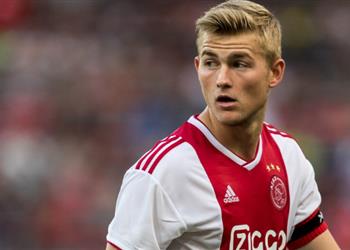 برشلونة يعرض 4 نجوم على أياكس من أجل دي ليخت