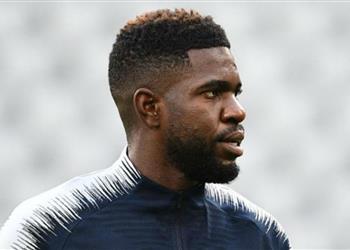 دي ليخت يهدد مستقبل أومتيتي في برشلونة