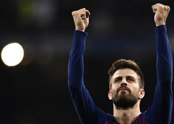 بيكيه يسخر من ريال مدريد وإسبانيول ويوضح رد ميسي على شائعات رحيله