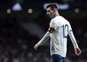 ميسي يلمح لإمكانية إنهاء مسيرته بعيد ا عن برشلونة