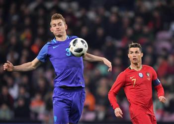 دي ليخت مواجهة رونالدو صعبة ونؤمن بفرص التأهل أمام يوفنتوس