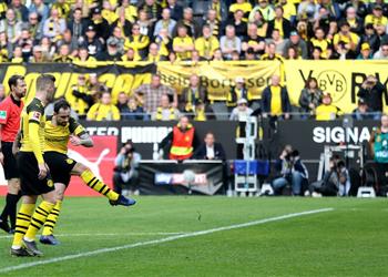 ألكاسير يقود دورتموند لفوز قاتل على فولفسبورج وبايرن ميونخ يفلت من هزيمة أمام فرايبورج