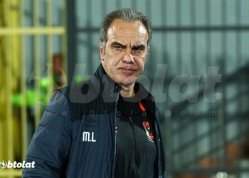 لاسارتي يحاضر لاعبي الأهلي بالفيديو في ختام الاستعدادات لمواجهة الاتحاد