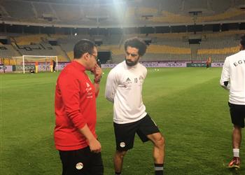 طبيب منتخب مصر يشارك في مؤتمر عالمي باستاد ويمبلي