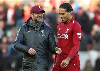 كلوب ينهال بالمديح على فان دايك ويعدد مزاياه لا استطيع قول كلمة سيئة عنه