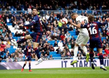 بالفيديو بنزيما يقود ريال مدريد لريمونتادا أمام إيبار بثنائية