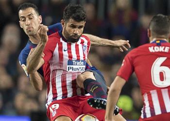 بوسكيتس يرد على كوكي بشأن طرد كوستا ويؤكد لقب الليجا يقترب