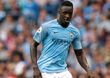 ميندي يعتذر ويتعهد لجوارديولا بالالتزام مع مانشستر سيتي