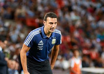 سبورت مدرب الأرجنتين يتعرض لحادث سير في إسبانيا