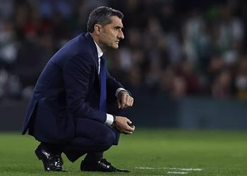 صحيفة برتغالية برشلونة ينافس ليفربول على ضم ظهير ولفرهامبتون