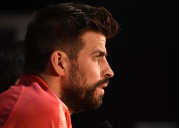 بيكيه مانشستر يونايتد يملك تاريخ ا رائع ا وعلينا قتلهم