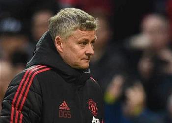 مانشستر يونايتد يستعد لشراء مدافع توتنهام في الصيف