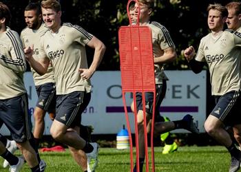 تقارير إيطالية محاولة جديدة من يوفنتوس لضم دي ليخت في الصيف