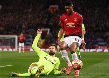 بيكيه مانشستر يونايتد قادر على قلب الطاولة علينا في الإياب