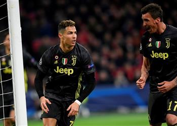 رئيس مانشستر يونايتد السابق رونالدو أكثر أنانية من ميسي