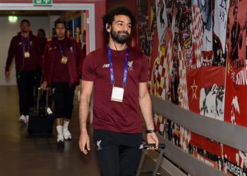 فيديو جماهير تشيلسي تهتف ضد صلاح والإدارة تمنعهم من دخول المدرجات