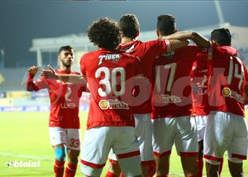 لاعبو الأهلي يجتمعون في غرفة حسام عاشور قبل موقعة صن داونز