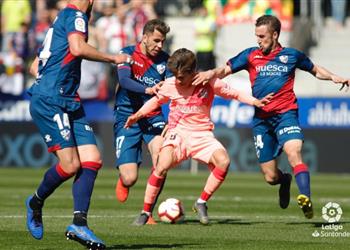 لاعب هويسكا نستحق أكثر من التعادل أمام برشلونة