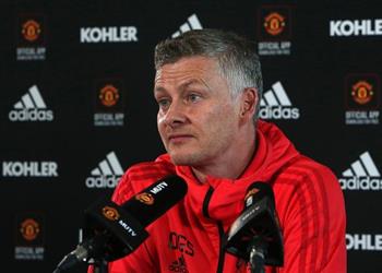 سولشاير يتهم لاعبي برشلونة بصداقة الحكام ويستشهد ببوسكيتس