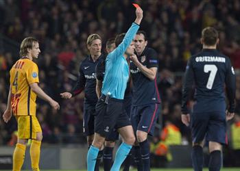 يويفا يكشف عن حكام مباريات الثلاثاء بربع نهائي دوري أبطال أوروبا