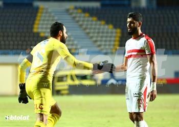 بالفيديو فرجاني ساسي يخرج باكي ا بعد الإصابة في مباراة الزمالك وحسنية أغادير بالكونفدرالية