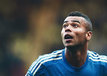 أشلي كول تفاجئت بمستوى صلاح بعد رحيله عن تشليسي أصبح لا يرحم المنافسين