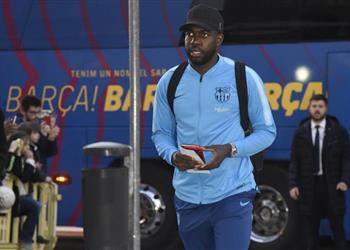 أومتيتي في خطر إصابة الركبة تعاوده من جديد وقلق في برشلونة