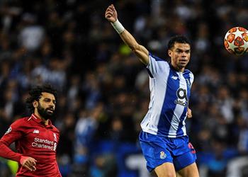 ليفربول يرد على شائعات رحيل محمد صلاح بدعايا قميص الموسم المقبل