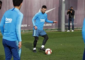 قائمة برشلونة لمواجهة ريال سوسييداد عودة ميسي وديمبلي