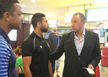 بطولات يكشف كواليس جلسة ساخنة للخطيب مع لاعبي الأهلي تعنيف أحمد فتحي وياسر إبراهيم والفوز بالدوري والكأس بأي ثمن