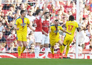 بالفيديو بمشاركة محمد النني كريستال بالاس ي سقط آرسنال بثلاثية في عقر داره